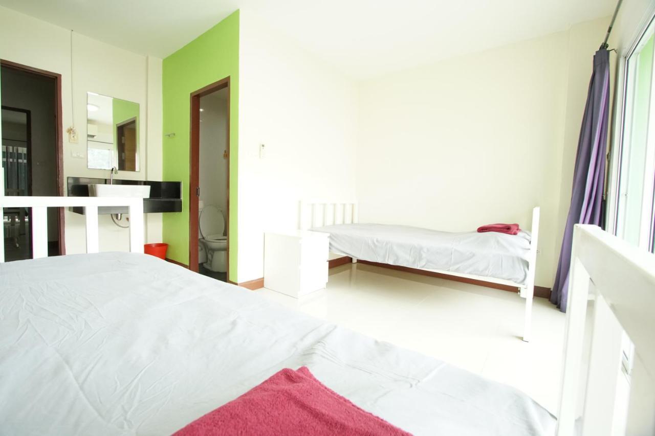 Bedbox Guesthouse And Hostel Patong Bagian luar foto