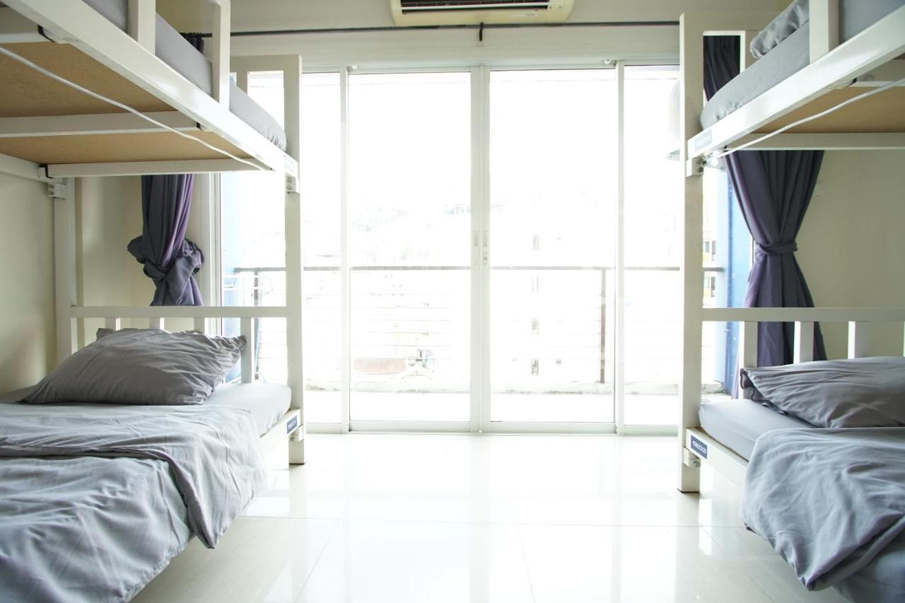 Bedbox Guesthouse And Hostel Patong Bagian luar foto