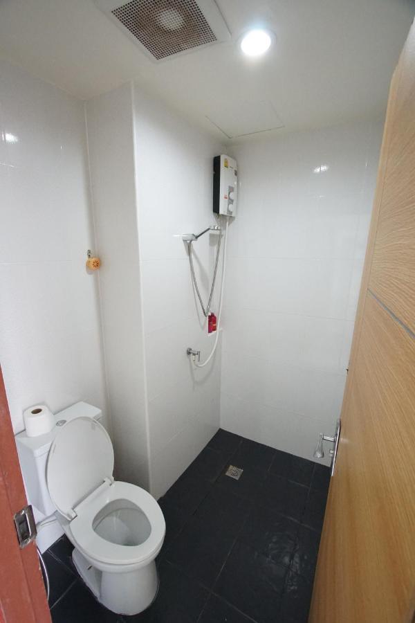 Bedbox Guesthouse And Hostel Patong Bagian luar foto