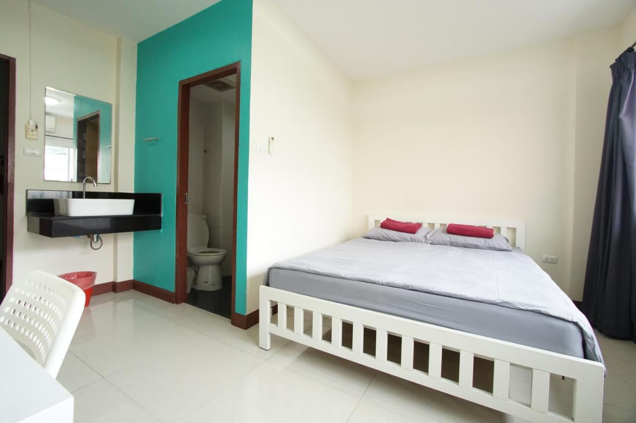 Bedbox Guesthouse And Hostel Patong Bagian luar foto