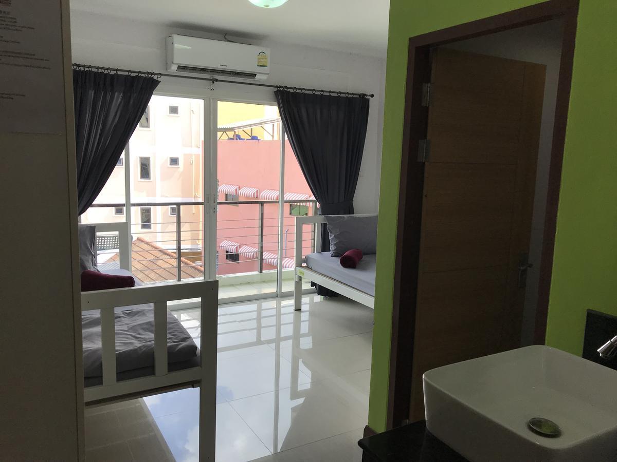 Bedbox Guesthouse And Hostel Patong Bagian luar foto